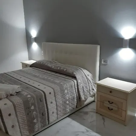 Mare Di Roma Apartament *